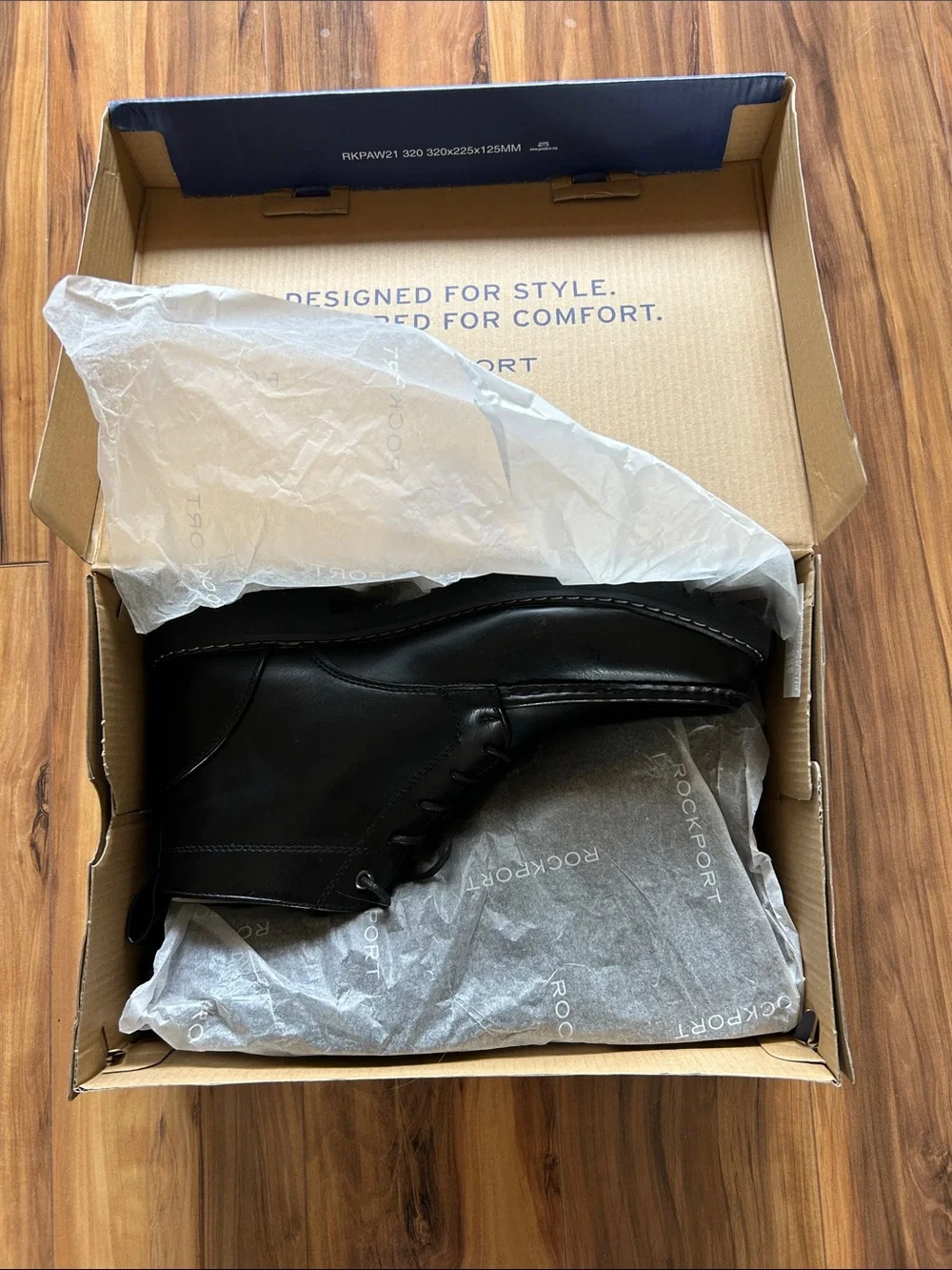 NEW Rockport Men’s Black Kevan Chukka Boots